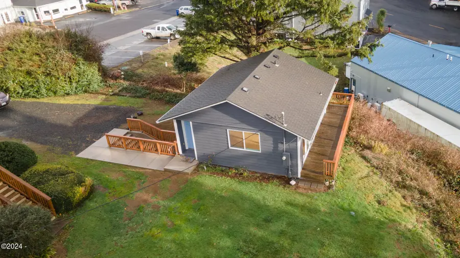 449 SW 10th, Newport, OR 97365 - #2