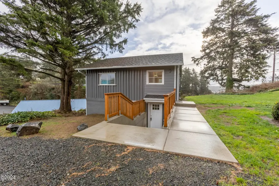 449 SW 10th, Newport, OR 97365 - #3