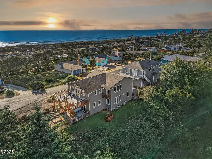 1601 NW Oceanview, Waldport, OR 97394 - #3