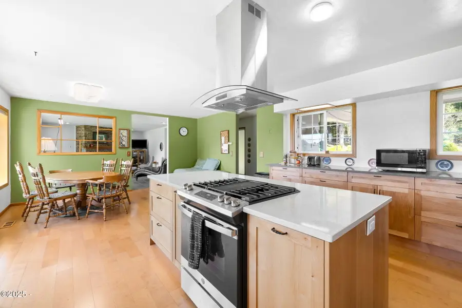 6550 Curl, Tillamook, OR 97141 - #3