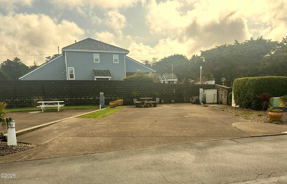 6225 N Coast Hwy Lot 237, Newport, OR 97365 - #1