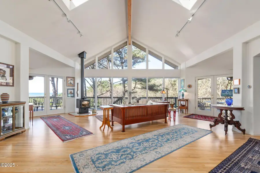 3735 Hwy 101, Yachats, OR 97498 - #3