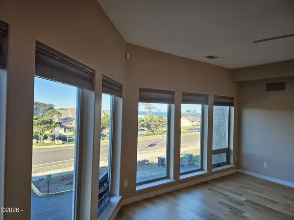 503 Center, Yachats, OR 97498