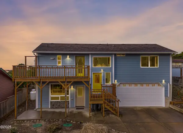 2202 NW Mokmak Lake Drive, Waldport, OR 97394