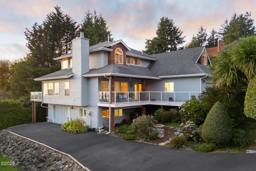 136 SE Larch, Newport, OR 97365 - #3