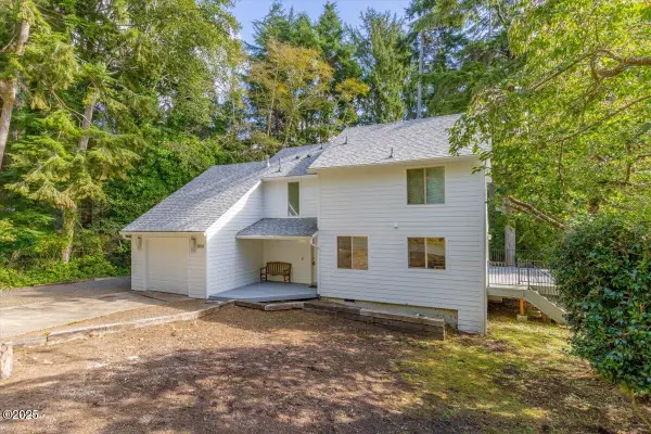 2010 NE Devils Ridge, Lincoln City, OR 97367