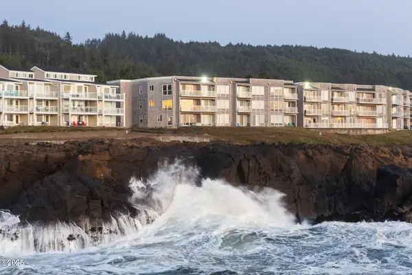 1113 N Hwy 101, Depoe Bay, OR 97341
