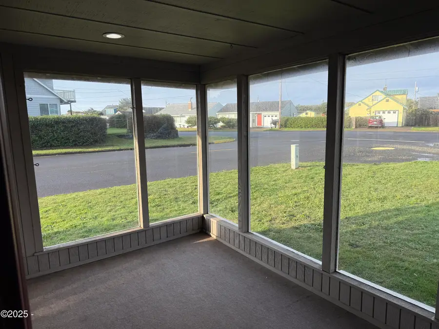 953 SW 7th, Newport, OR 97365 - #2