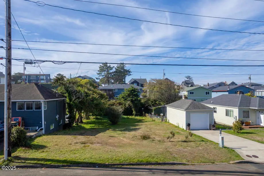 112 SW Lee, Newport, OR 97365 - #1