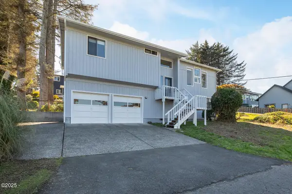 1810 NE 18th St, Lincoln City, OR 97367