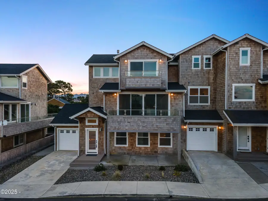 15 Avenue I, Seaside, OR 97138 - #2