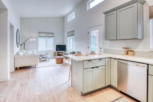 810 SE Beaver, Toledo, OR 97391