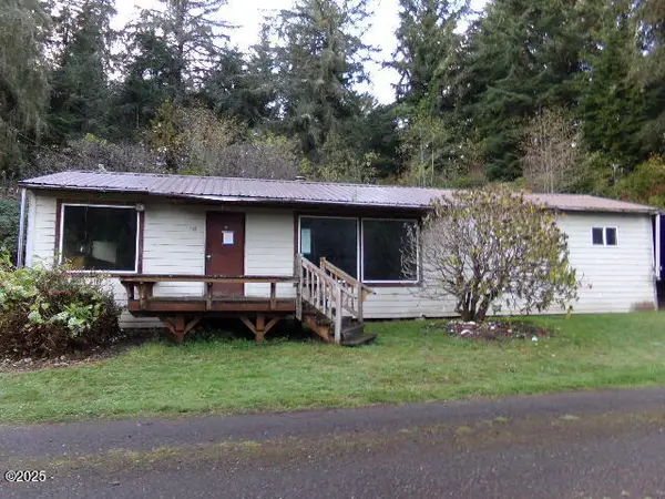48 N Sheppard Point, Waldport, OR 97394