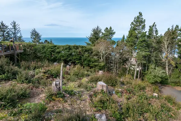 6 Pinewood, Oceanside, OR 97141