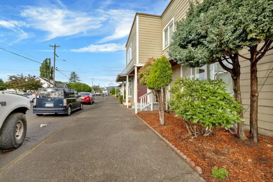 1708 4th, Tillamook, OR 97141 - #3