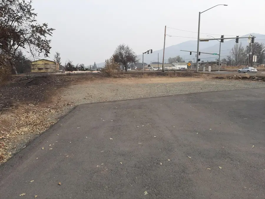 361 S Pacific Hwy, Talent, OR 97540 - #2