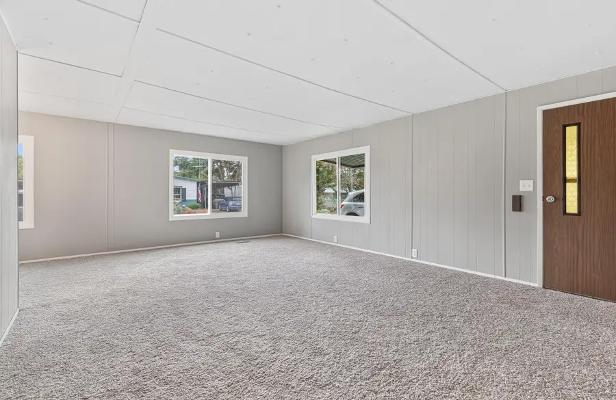 2252 Table Rock, Medford, OR 97501 - Image #3