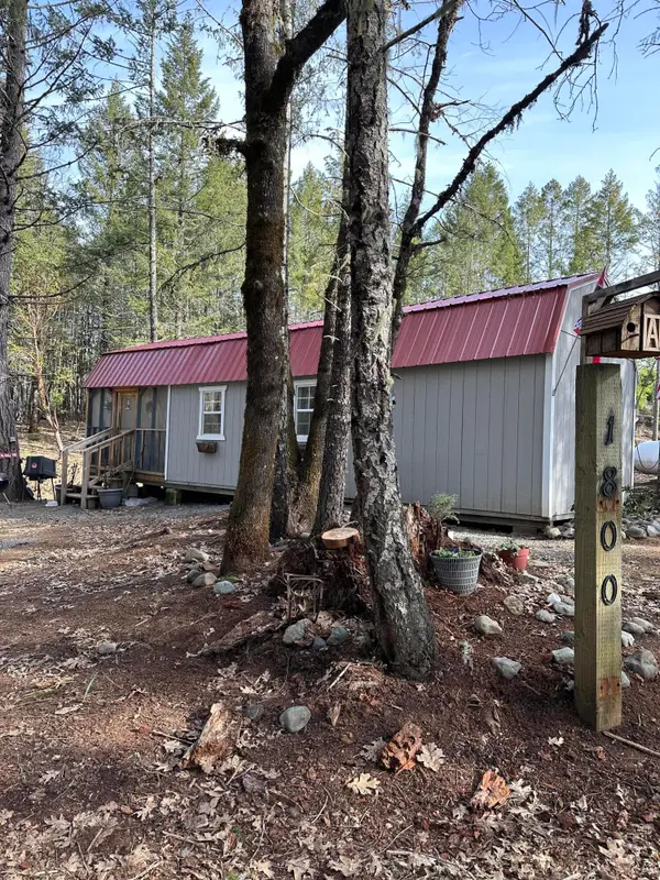 1800 Arrowhead Drive, O'Brien, OR 97534