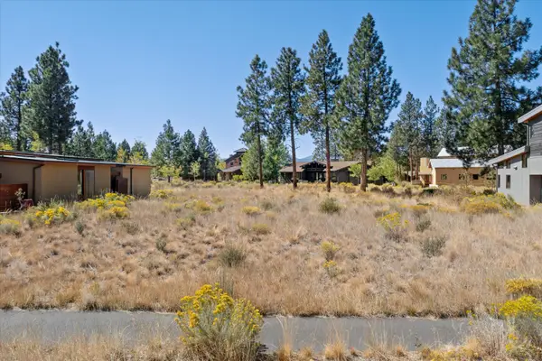 62765 NW Sand Lily Way, Bend, OR 97703