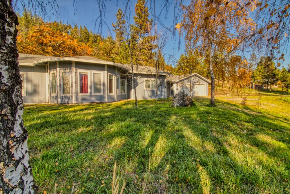 3030 Caves Highway, Cave Junction, OR 97523 BHGRE