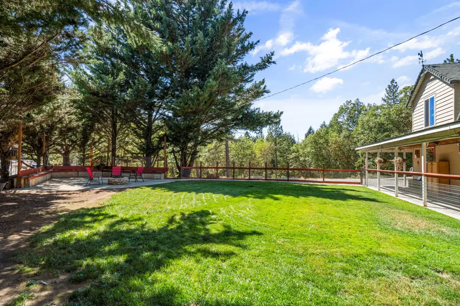 836 Sleepy Hollow, Grants Pass, OR 97527 - Image #2