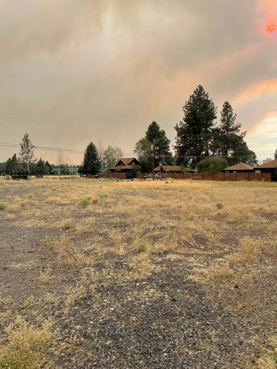 471 W Cascade, Sisters, OR 97759 - #2