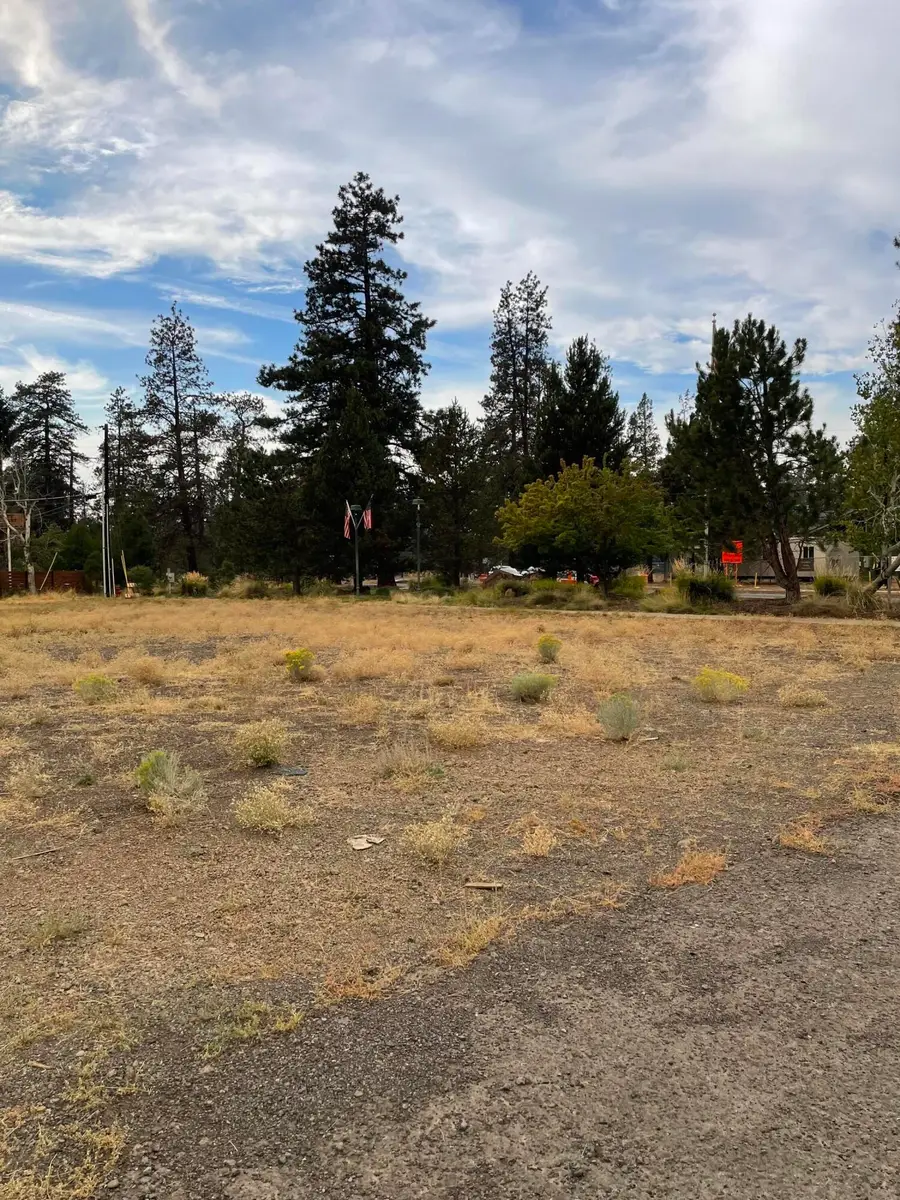 471 W Cascade, Sisters, OR 97759 - #3