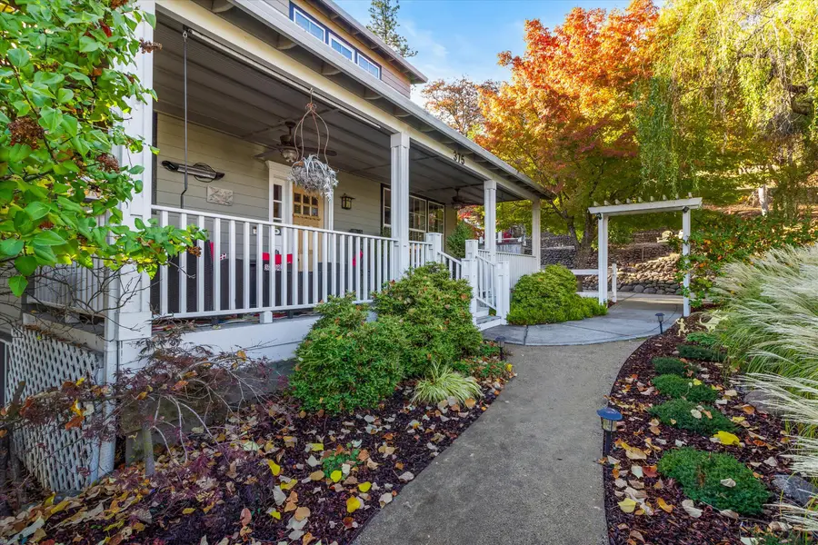 375 W Elm Street, Jacksonville, OR 97530 - #2