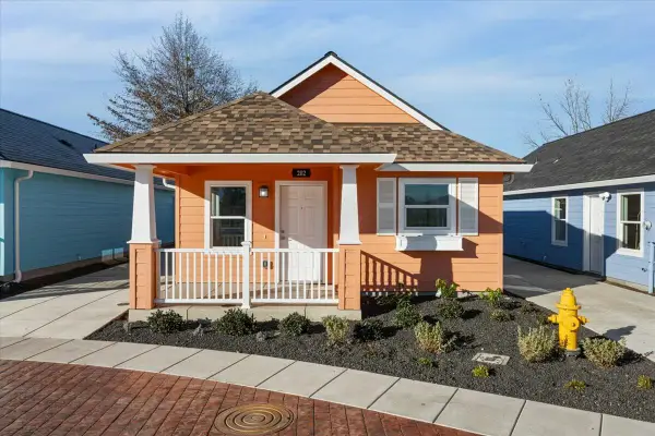 202 New Spirit, Medford, OR 97501