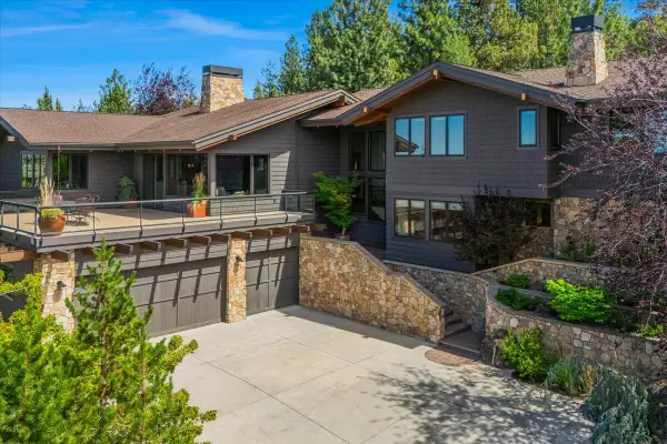 3282 NW Starview, Bend, OR 97703