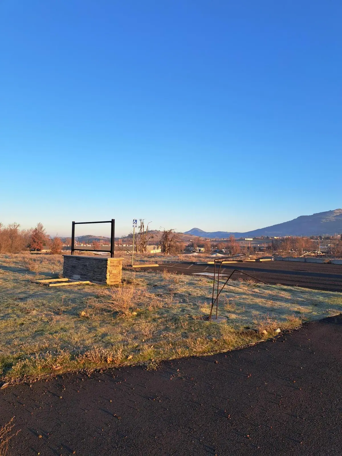 401 S Pacific, Talent, OR 97540 - Image #1