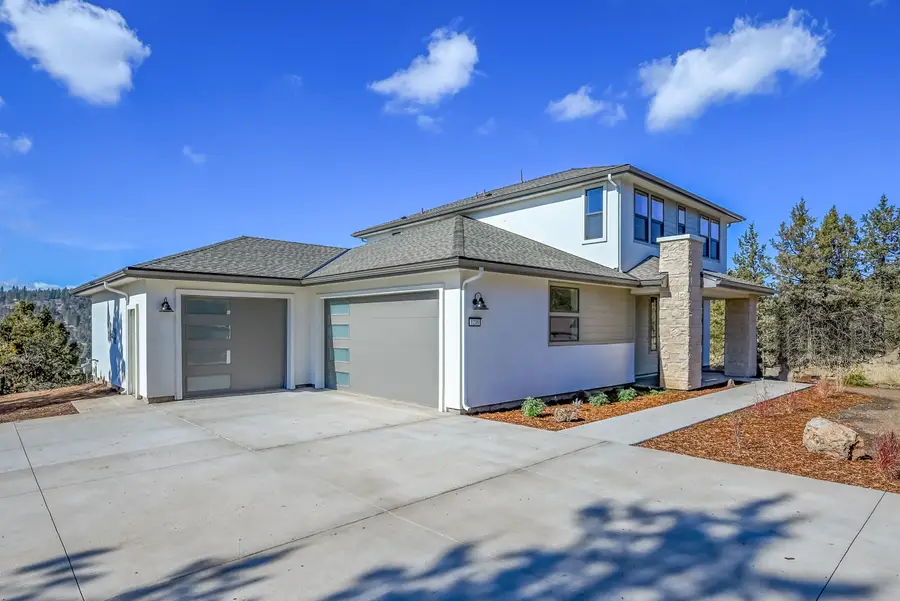 1216 Vine Maple, Klamath Falls, OR 97601 - Image #2