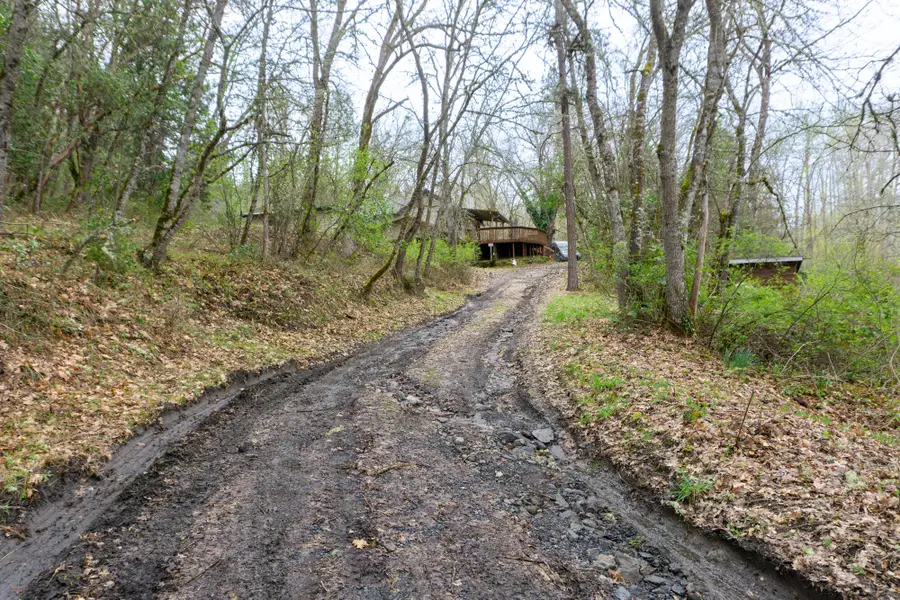 3631 Helms, Grants Pass, OR 97527 - Image #2