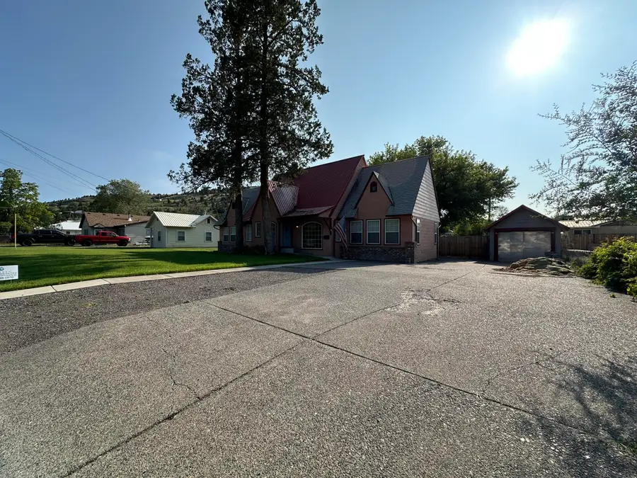 212 NW Bridge Street, John Day, OR 97845 - #2