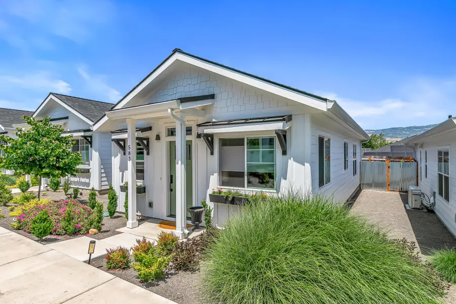 583 Coffee Lane, Ashland, OR 97520 - #2