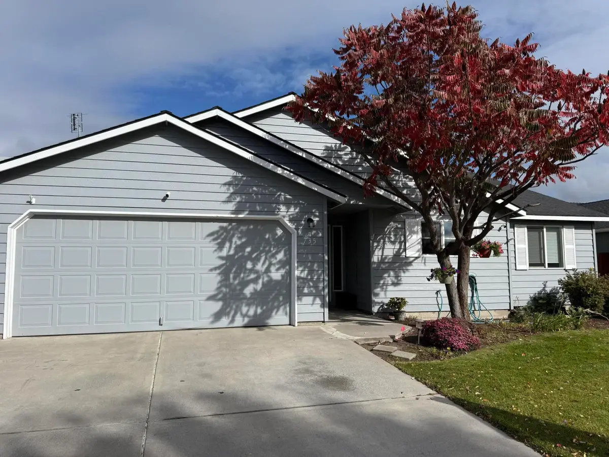 735 NE Oak, Redmond, OR 97756 - Image #1