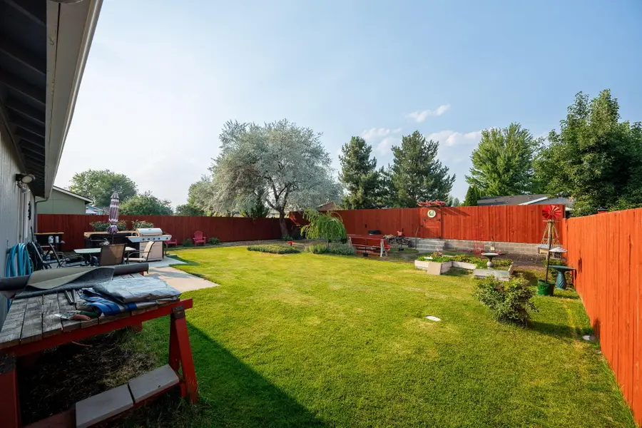 735 NE Oak, Redmond, OR 97756 - Image #3