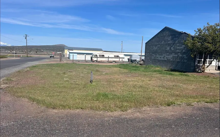 Jefferson Avenue #11,12, Metolius, OR 97741 - #2