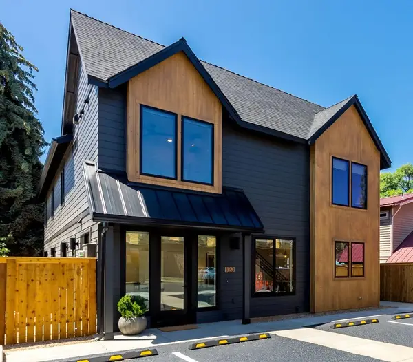 127 NW Broadway, Bend, OR 97703