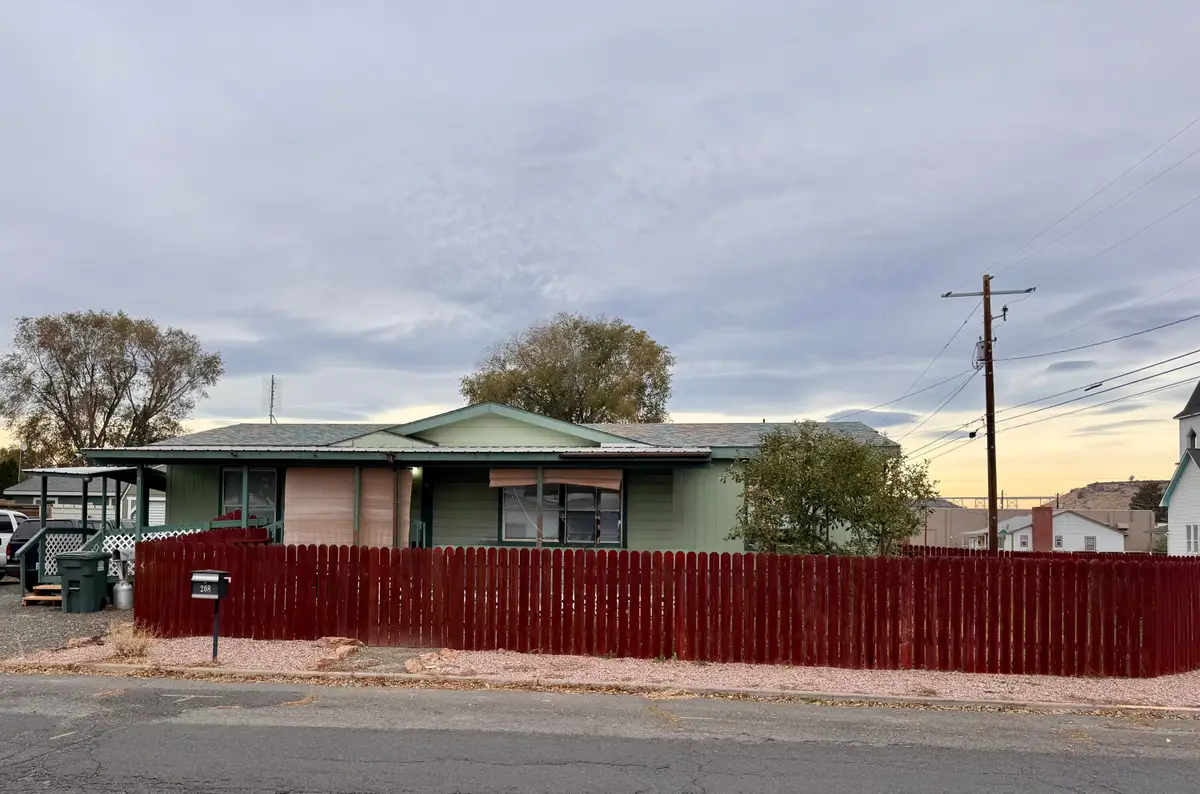 208 SE 9th, Madras, OR 97741 - Image #1