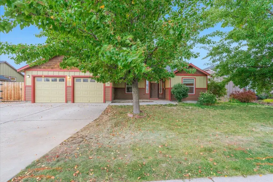 930 NW Spruce, Redmond, OR 97756 - Image #2