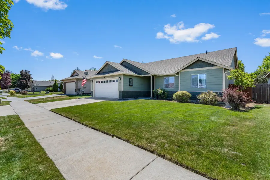 2116 NW Elm, Redmond, OR 97756 - Image #3