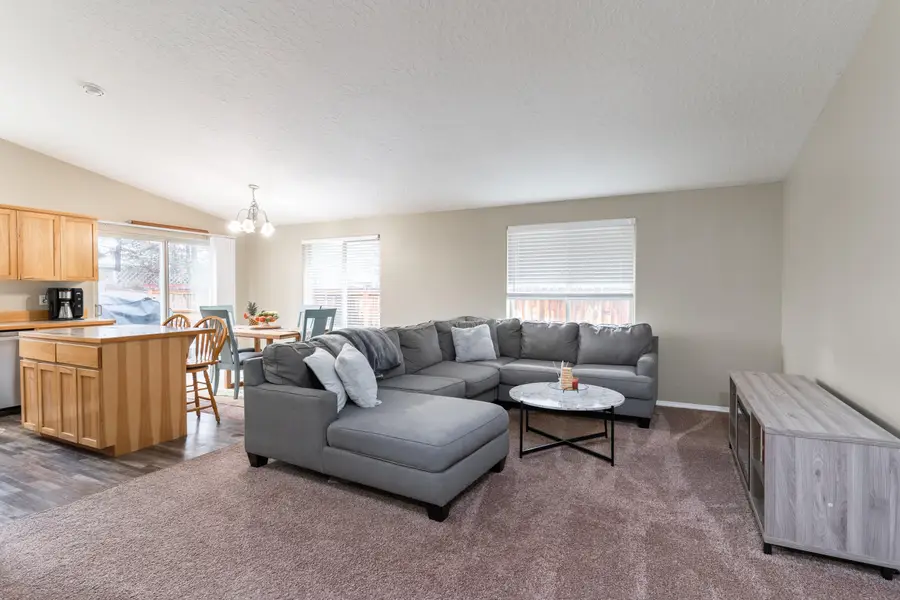 16485 Cassidy, La Pine, OR 97739 - Image #3