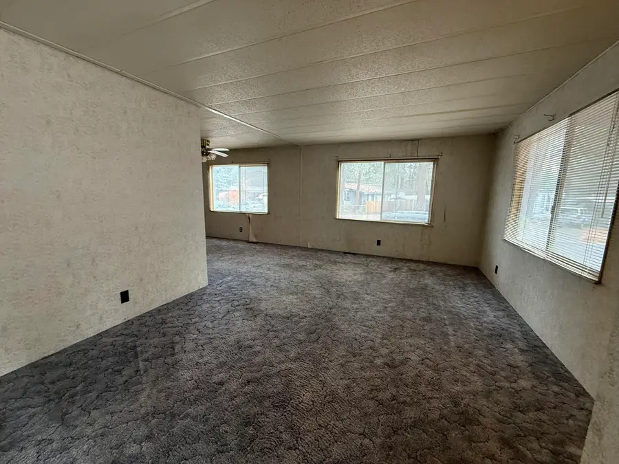 61060 Kings, Bend, OR 97702 - Image #3