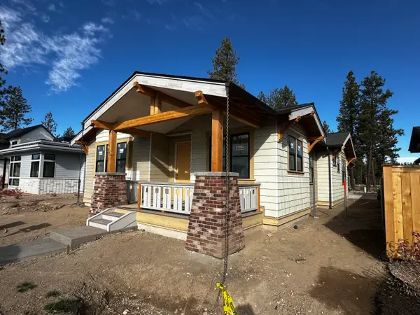 3330 NW Leavitt, Bend, OR 97703