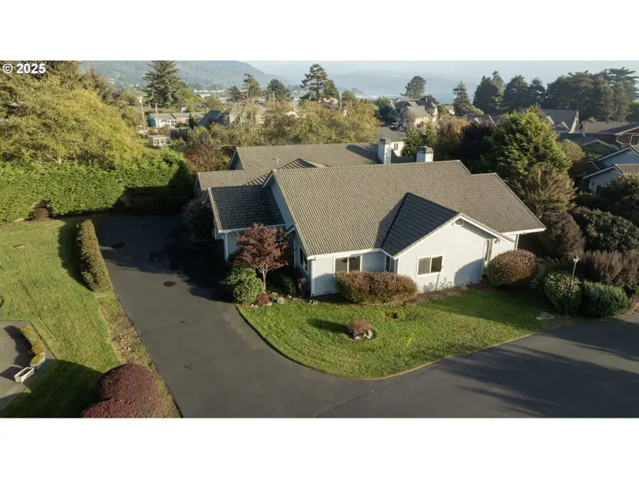 219 Schooner Bay, Brookings, OR 97415 - Image #3