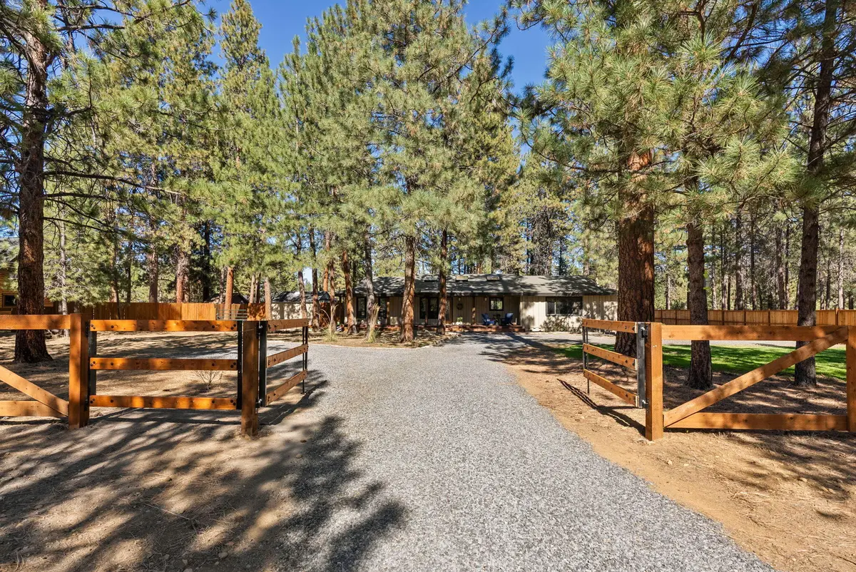 14850 Stagecoach, Sisters, OR 97759 - Image #1