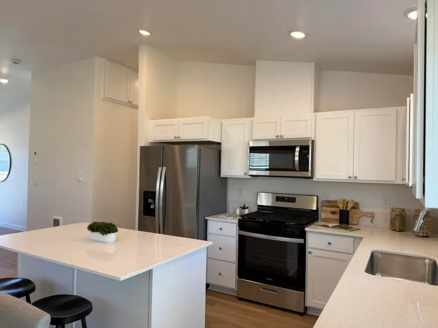 688 NE Rickenbacker, Madras, OR 97741 - Image #3