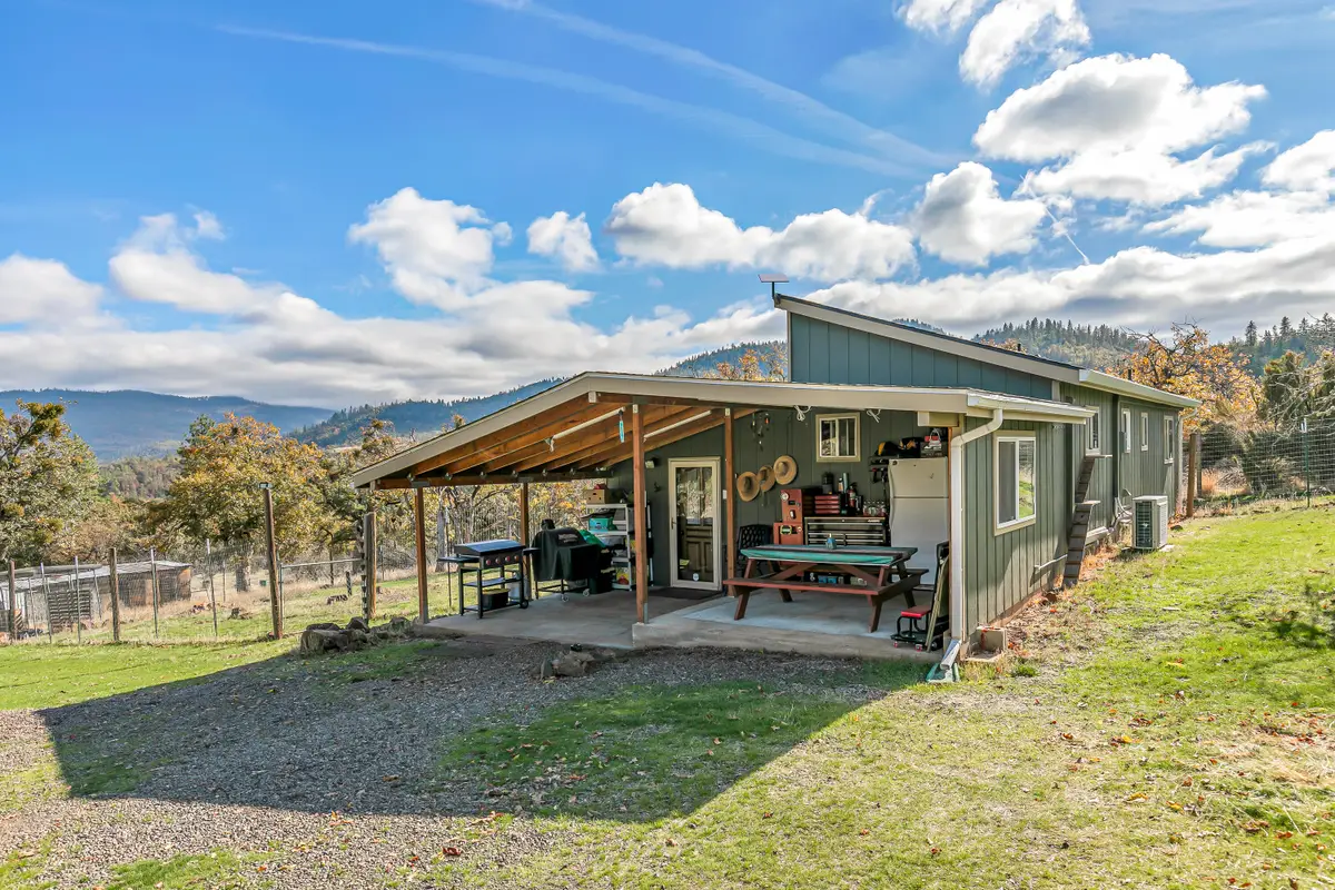 6536 Shadow Glen, Eagle Point, OR 97524 - Image #1