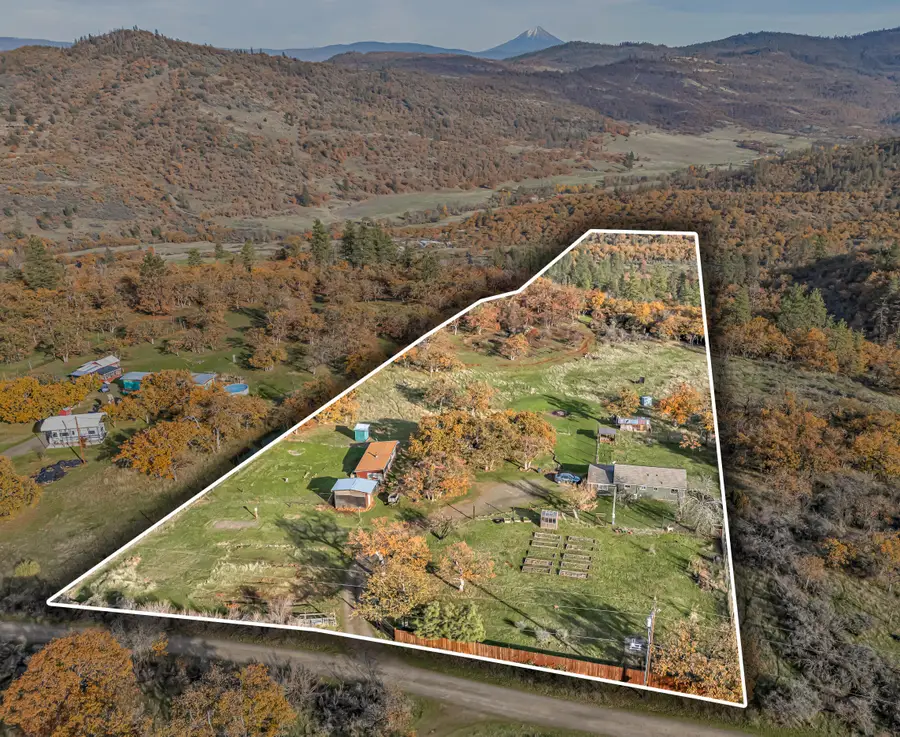 6536 Shadow Glen, Eagle Point, OR 97524 - Image #2